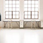 Platzsparender System 180 Rack Pod Klapptisch für flexible Arbeitsplätze und kleine Räume.