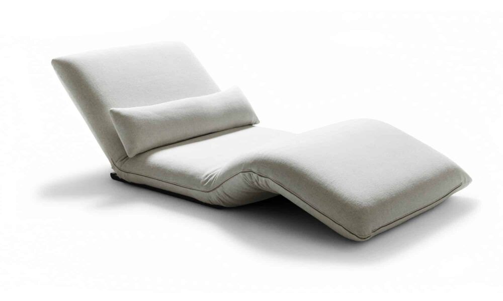 Tattomi Schlafsessel von De Padova - eleganter italienischer Designsessel mit Schlaffunktion.