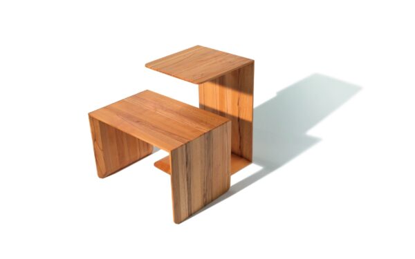 Eleganter Clip Beistelltisch aus Massivholz von Team 7, Design Kai Stania.