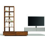 Moderne Cubus Pure Wohnwand aus Massivholz von Team 7, Design Sebastian Desch.