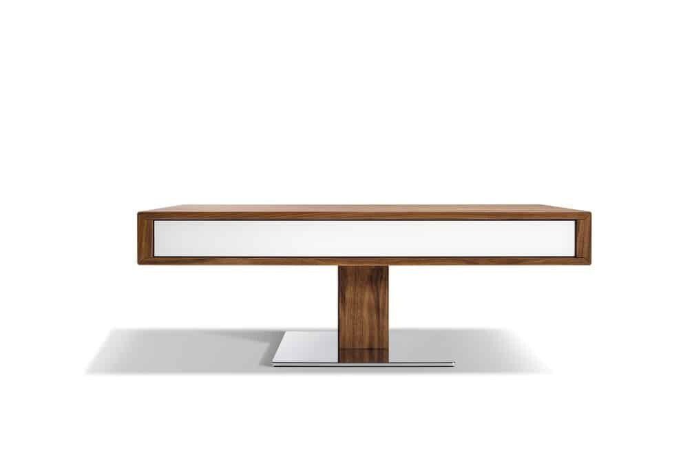 Höhenverstellbarer Lift Couchtisch aus Massivholz von Team 7, entworfen von Designer Kai Stania.