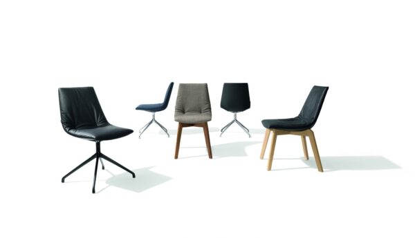 Eleganter Lui Stuhl aus Holz von Team 7, Design Jacob Strobel.