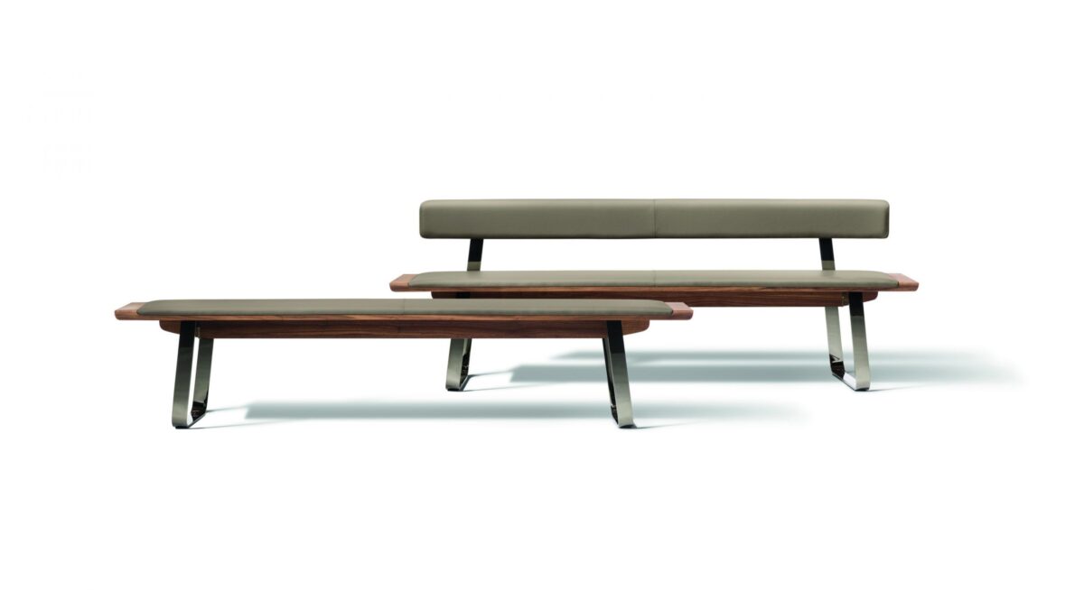 Moderne Nox Sitzbank aus Massivholz von Team 7 Designer Jacob Strobel