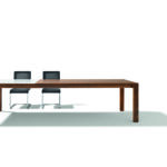 Eleganter Team 7 Magnum Esstisch aus massivem Holz mit modernem Design.