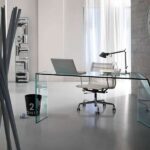 Elegante Glas-Schreibtische und moderne Büromöbel von Tonelli Design für stilvolle Arbeitsplätze.