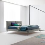 Modernes Twils Ada Bett mit gepolstertem Kopfteil in elegantem Grau.