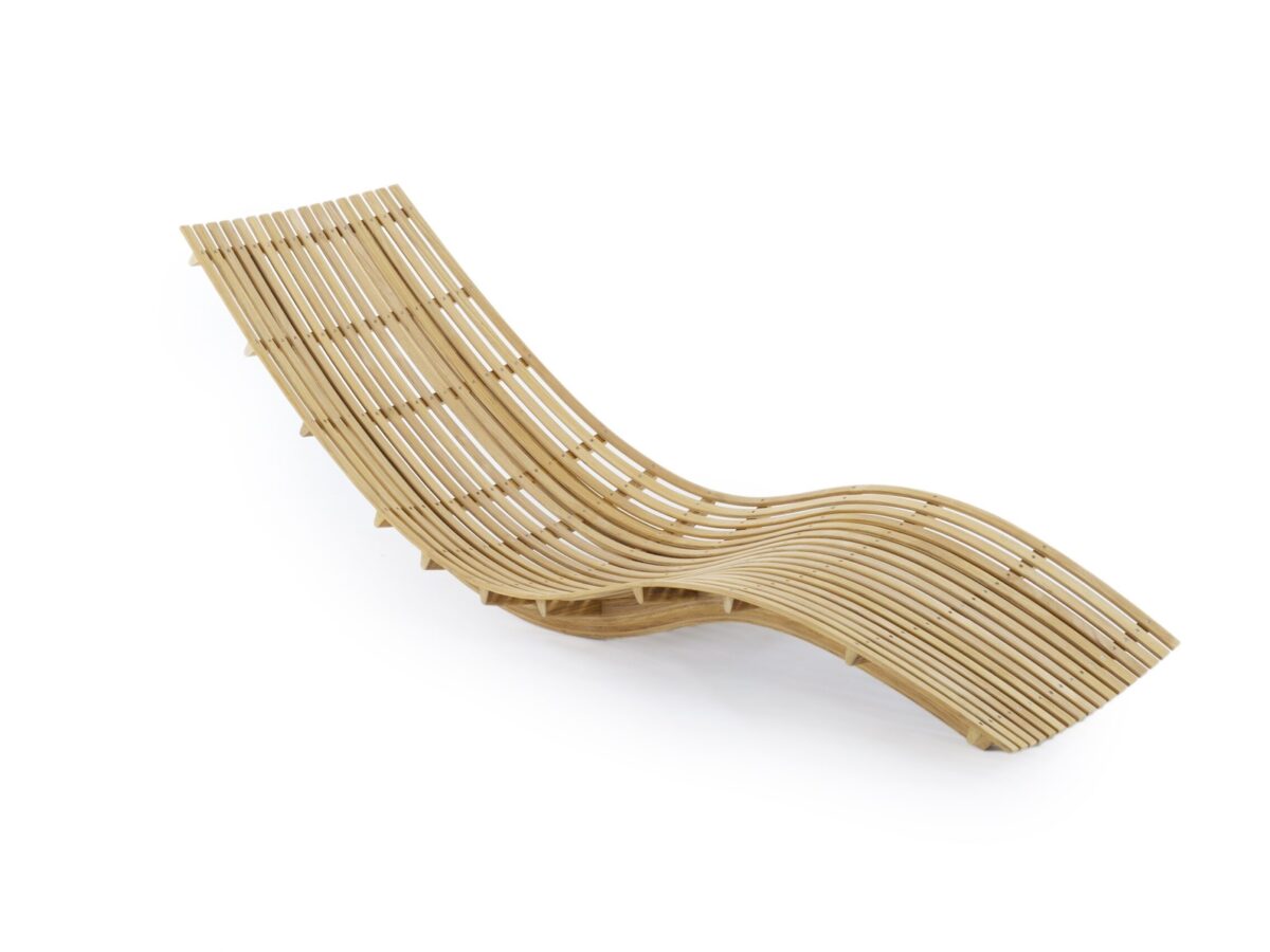 Elegante Unopiù Swing Gartenliege mit Schaukelfunktion für entspannte Stunden im Freien.