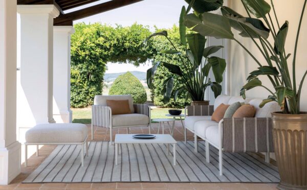 Moderne Hampton Sitzgruppe von Vermobil für stilvolle Gartenmöbel im Außenbereich.