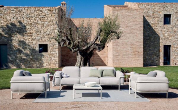 Moderne Hug Sitzgruppe von Vermobil für stilvolle Büroeinrichtung und komfortable Besprechungsräume.
