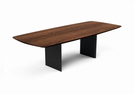 Moderner Esstisch Aliano aus Massivholz mit eleganten Metallbeinen von Willisau.