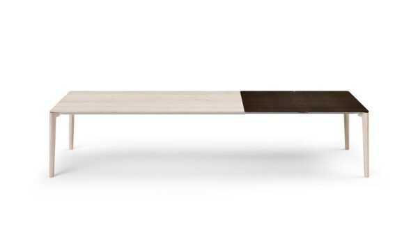 Hochwertiger Willisau Imperia Esstisch Modell 13 aus Massivholz.