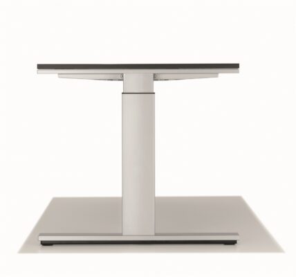 Moderne Winea Pro Büromöbel von Wini für professionelle Arbeitsplätze