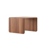 Moderner Cube Couchtisch aus Massivholz von Artisan in minimalistischem Design.
