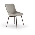 Moderner Bonaldo Artika Designerstuhl mit eleganter Rückenlehne und hochwertiger Polsterung.