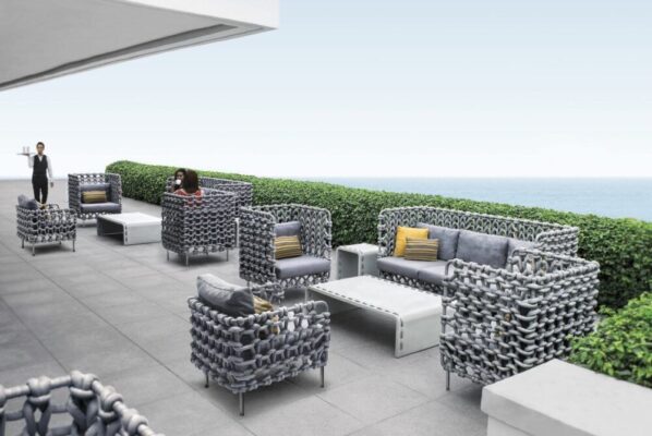 Cabaret 3 Sofa aus handgeflochtenem Rattan von Kenneth Cobonpue für moderne Wohnräume.