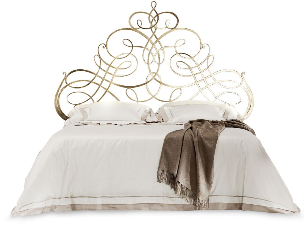 Elegantes Cantori Pascia Doppelbett aus Schmiedeeisen mit geschwungenen Details und klassischem Design.