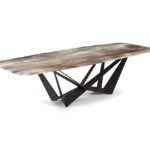Eleganter Skorpio Esstisch mit modernem Design von Cattelan Italia.