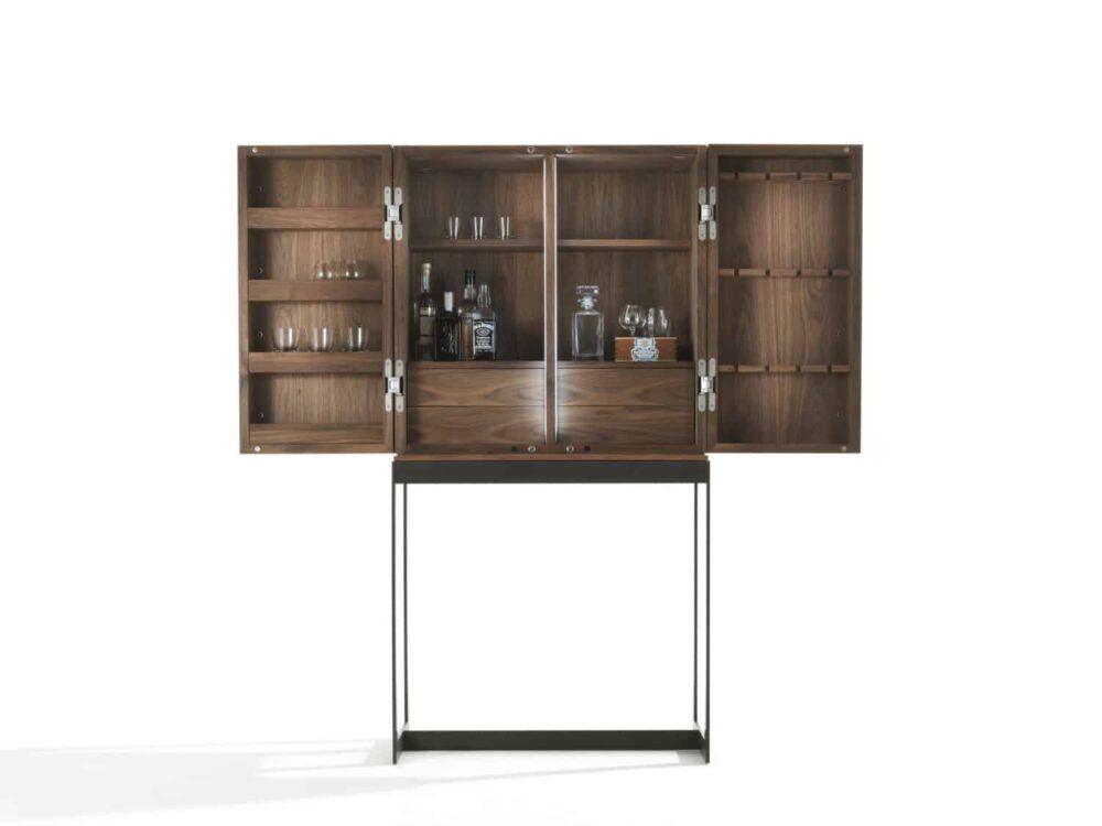 Elegante Fly Bar-Kommode aus massivem Holz von Riva 1920 für stilvolle Wohnräume.