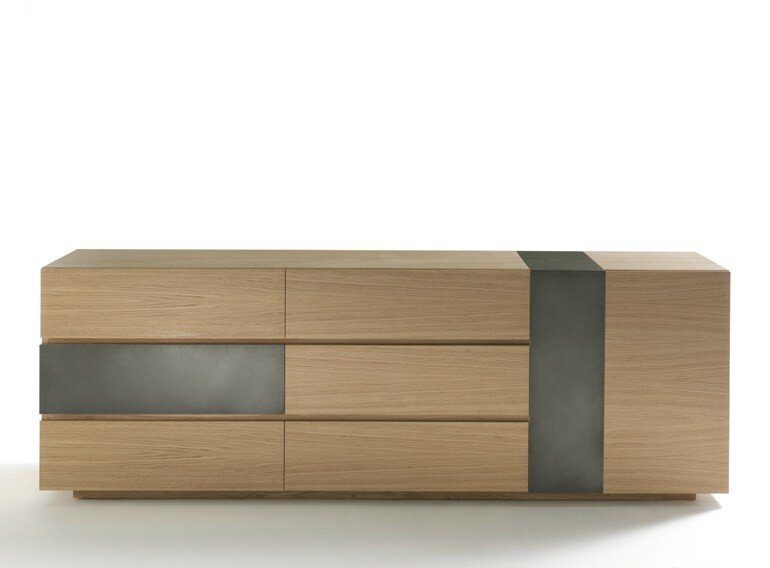 Elegante Wabi Kommode aus Massivholz von Riva 1920, italienisches Designermöbel mit natürlicher Holzmaserung.