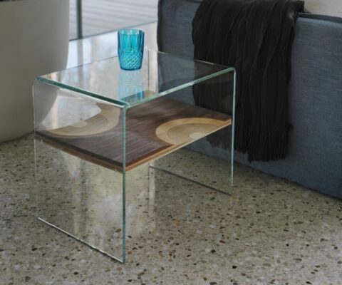 Eleganter Bifronte Beistelltisch von Horm mit modernem Design und hochwertiger Verarbeitung.