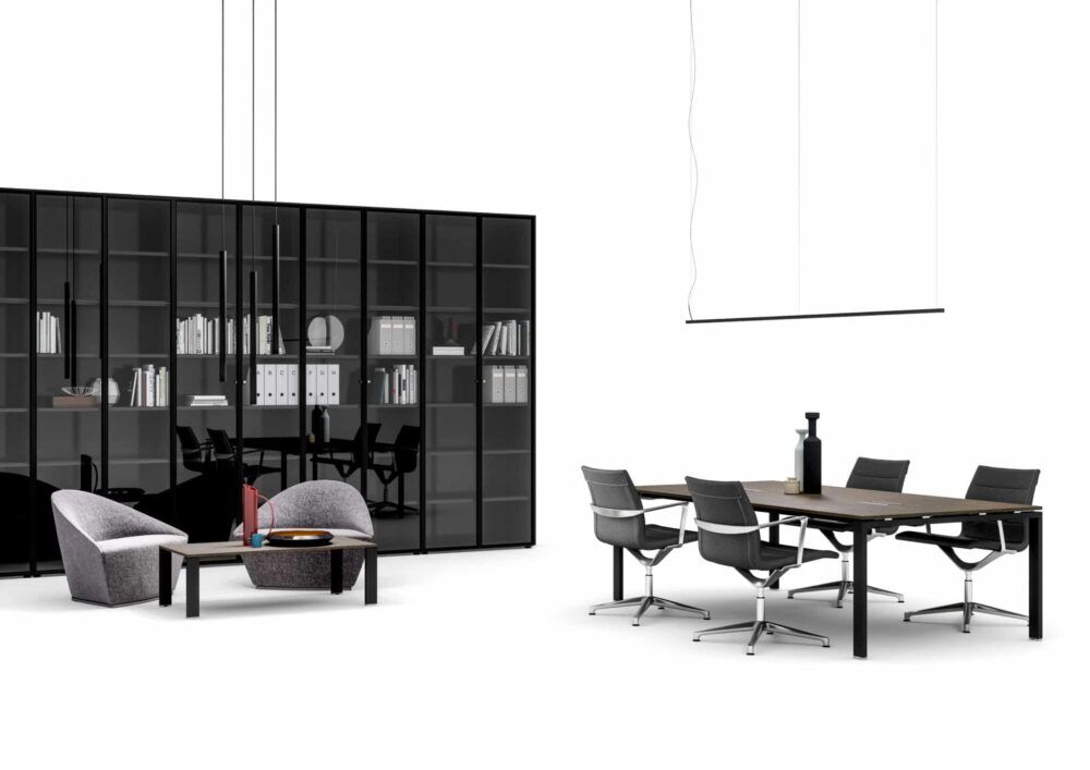Eleganter Bralco Glider Chefschreibtisch mit modernem Design für exklusive Büroeinrichtungen.
