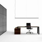 Eleganter Bralco Take Off Direktionsschreibtisch für das moderne Chefbüro.