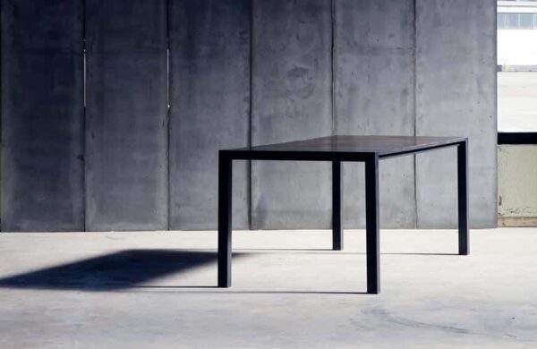 Eleganter Heerenhuis Couchtisch aus Holz für moderne Wohnzimmer und stilvolle Einrichtungen.