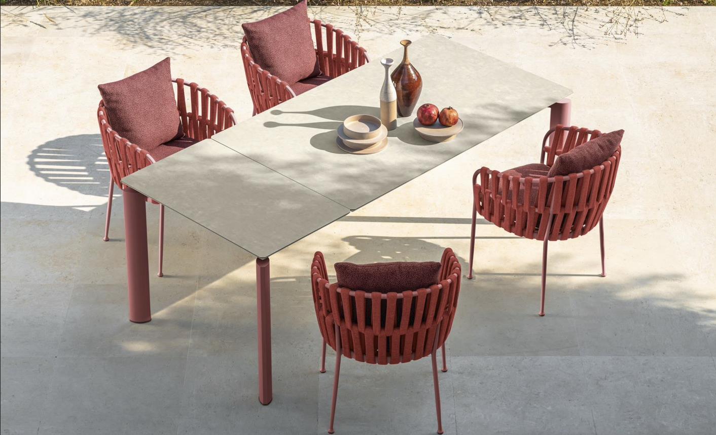 Eleganter Talenti Frame 6 Gartenstuhl mit modernem Design für Terrasse und Außenbereich.