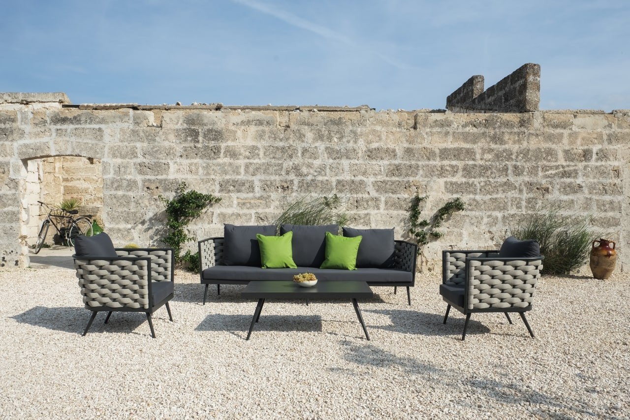 Elegantes Drigani Sofa in warmem Cappuccino-Ton für stilvolles Wohnen.