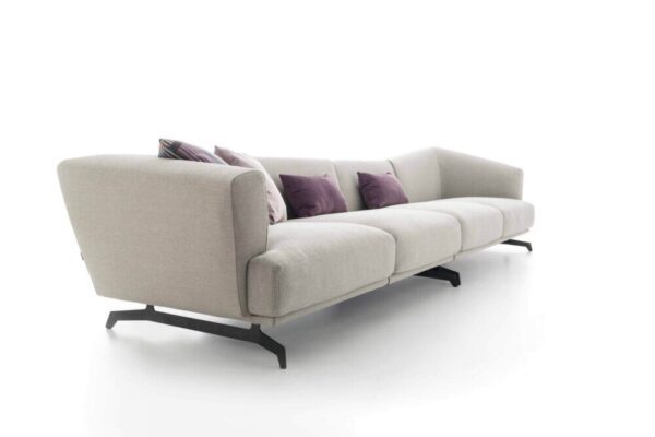 Elegantes Lennox 6 Sofa von Ditre Italia mit modernem italienischen Design und hochwertiger Polsterung.