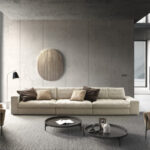 Luxuriöses Valentini Patrick Sofa mit erstklassiger Polsterung und zeitlos elegantem Design.