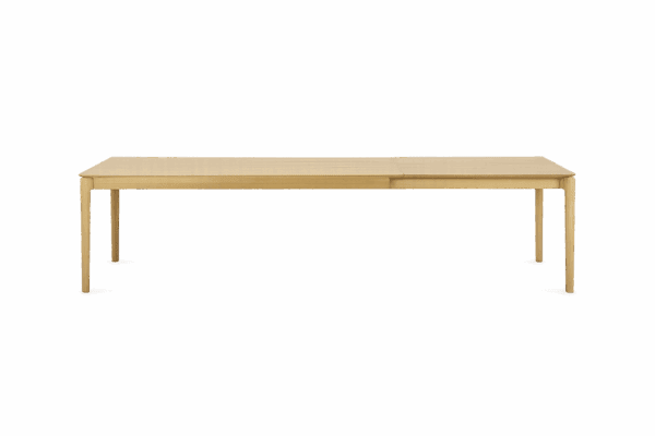 Ethnicraft Bok Esstisch aus massiver Eiche mit eleganten schwarzen Metallbeinen.