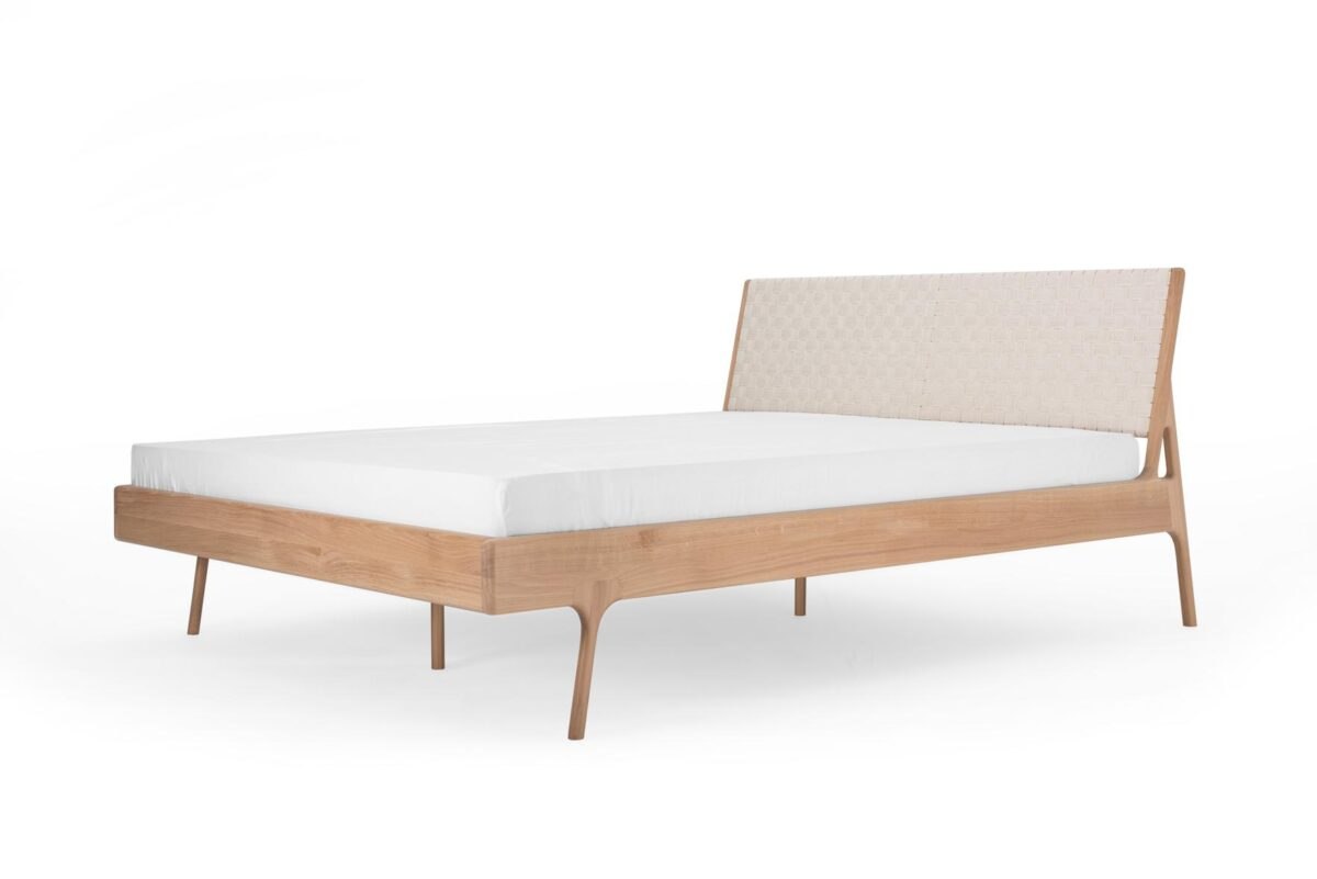 Modernes Gazzda Fawn Massivholzbett im skandinavischen Stil für zeitgemäße Schlafzimmer