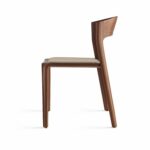 Moderner Goes Primum Designerstuhl mit ergonomischer Sitzschale und elegantem Gestell für stilvolles Wohnen.