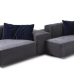 Elegantes graues Montis Domino Sofa mit minimalistischem Design für moderne Wohnräume.