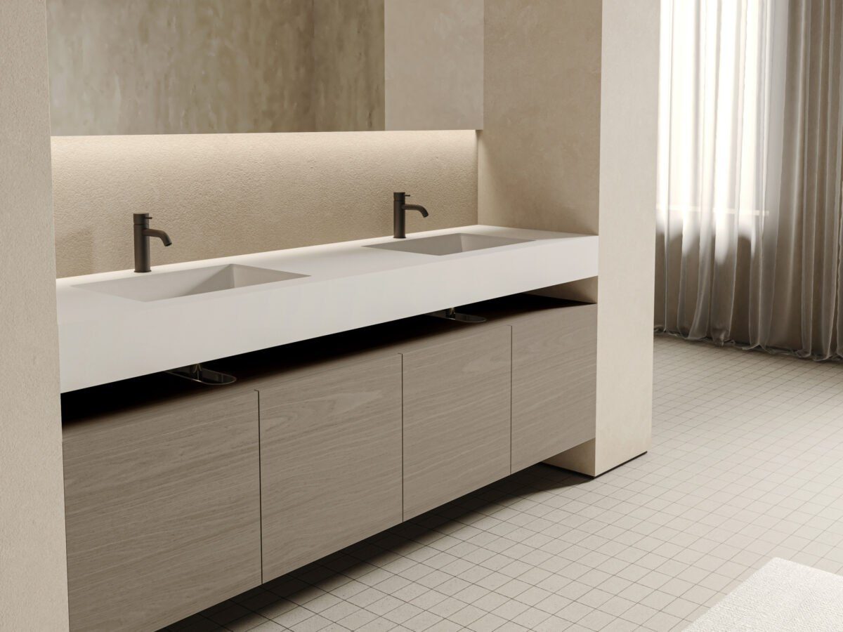 Historisches Doppeldecker-Flugzeug fliegt über die roten Felsen von Moab, Utah.