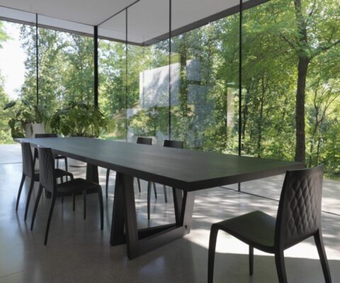 Innovativer Quadror 7 Tisch von Horm mit einzigartigem geometrischem Design.