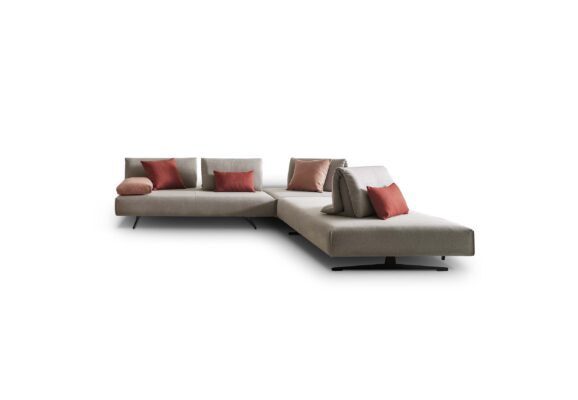 Italienisches Designer-Sofa Abbraccio von Le Comfort in elegantem Stil.