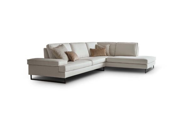 Modernes Luis Sofa von Le Comfort mit elegantem Design und hochwertiger Polsterung.
