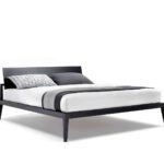 Modernes Polsterbett Theo von Lema mit elegantem Kopfteil für stilvolles Schlafzimmer-Design.