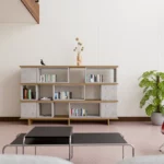 Modernes Würfel-Regal Dice aus Beton von Lyon Béton für stilvolle Wandgestaltung.