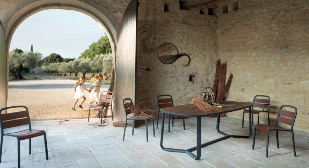 Marumi Gartenmöbel-Set von Ego Paris mit elegantem Tisch und Stühlen