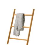 Moderne Designleiter Team7 Italic aus Holz, 100x150 cm, minimalistisches Wohnaccessoire