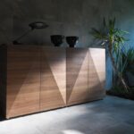 Moderne Horm Not Kommode mit elegantem Design und durchbrochener Struktur für stilvolle Wohnräume.