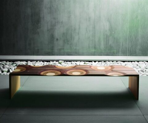 Moderne Horm Sitzbank mit eleganten Wellenmustern in minimalistischem Design.