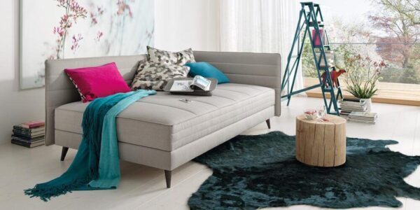 Moderne Joka Toscana Relaxliege mit elegantem Design für komfortables Entspannen im Wohnzimmer.