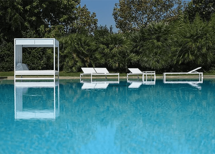 Elegantes Milos Daybed von 10deka - moderne Tagesliege für stilvolles Wohnen und Entspannung.