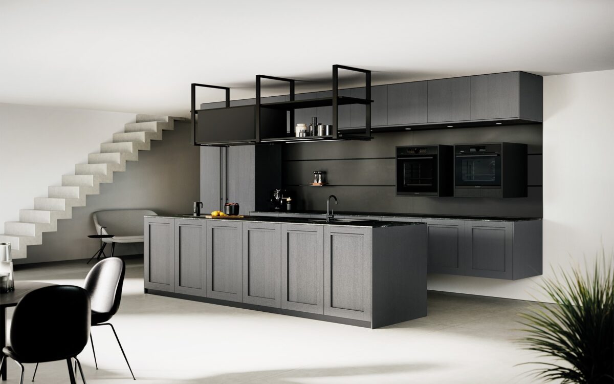 Moderne Rotpunkt Küche mit eleganten Fronten und hochwertiger Ausstattung in stilvollem Design.