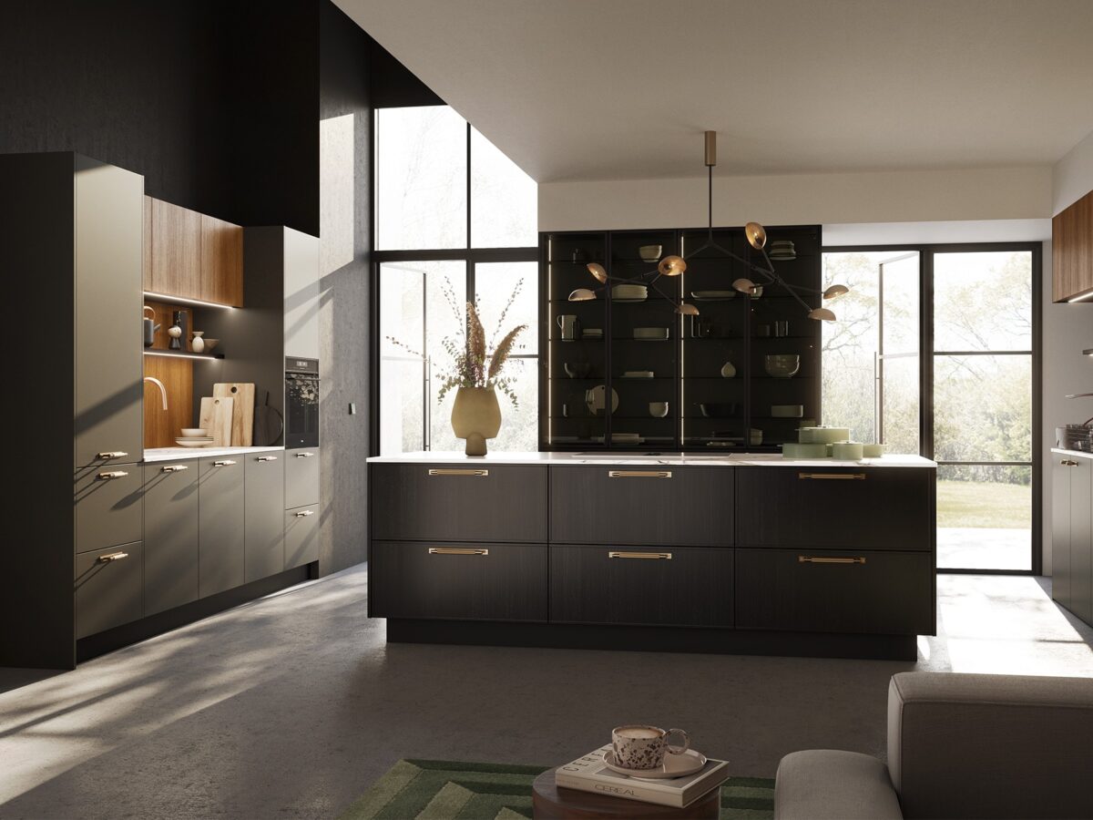 Moderne Rotpunkt Küche mit eleganten Fronten und hochwertiger Ausstattung in zeitlosem Design.