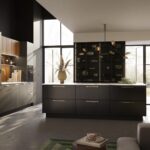 Moderne Rotpunkt Küche mit eleganten Fronten und hochwertiger Ausstattung in zeitlosem Design.